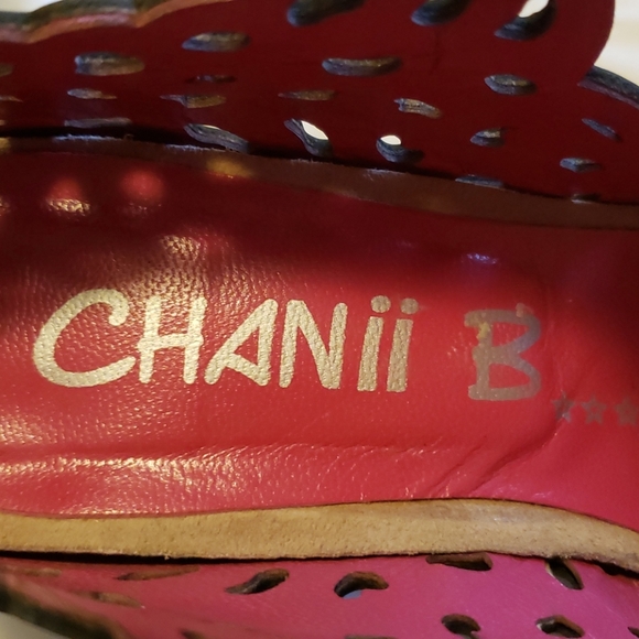 Chanii B black leather heels w pink bow Sz 37 - Picture 7 of 7